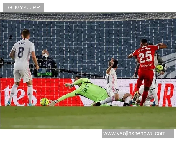 西甲激战皇马凭借点球战胜国米全场沸腾瞬间回顾